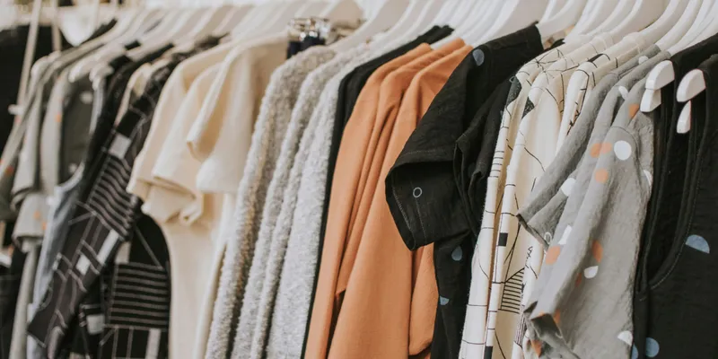 “Bracketing Behaviour in E-Commerce Fashion Retail: Examining the Role of Size Uncertainty, Profitability Trade-offs, and Return Policy Strategies”